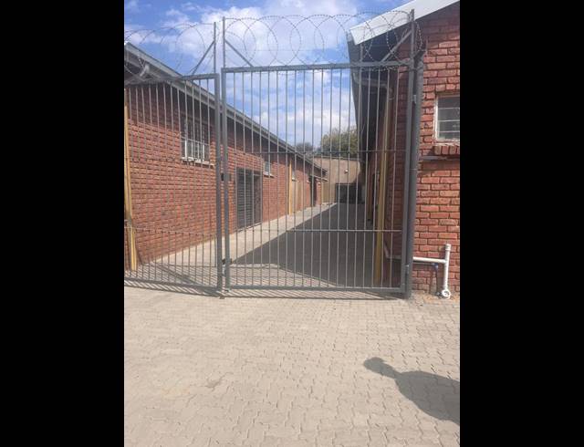 INDUSTRIAL PROPERTY TO RENT IN MAFIKENG CBD